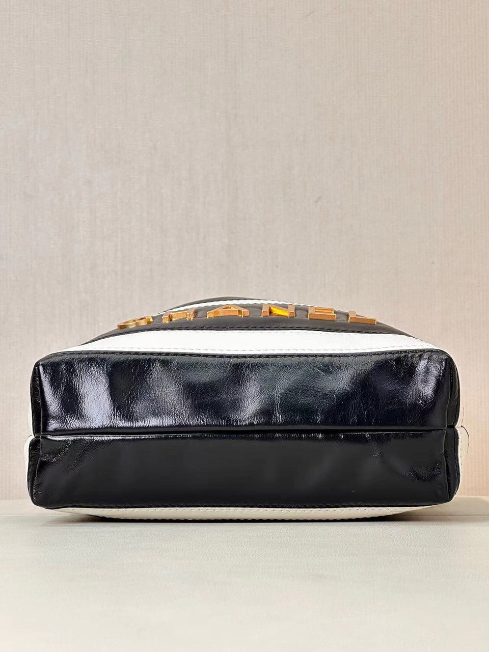 CHANEL 22 MINI HANDBAG BLACK & WHITE
