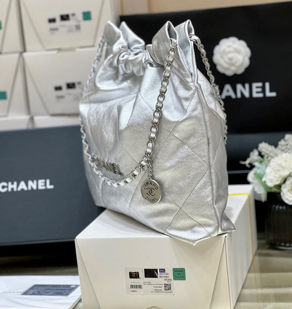 CHANEL 22 HANDBAG Silver Medium AW 2022