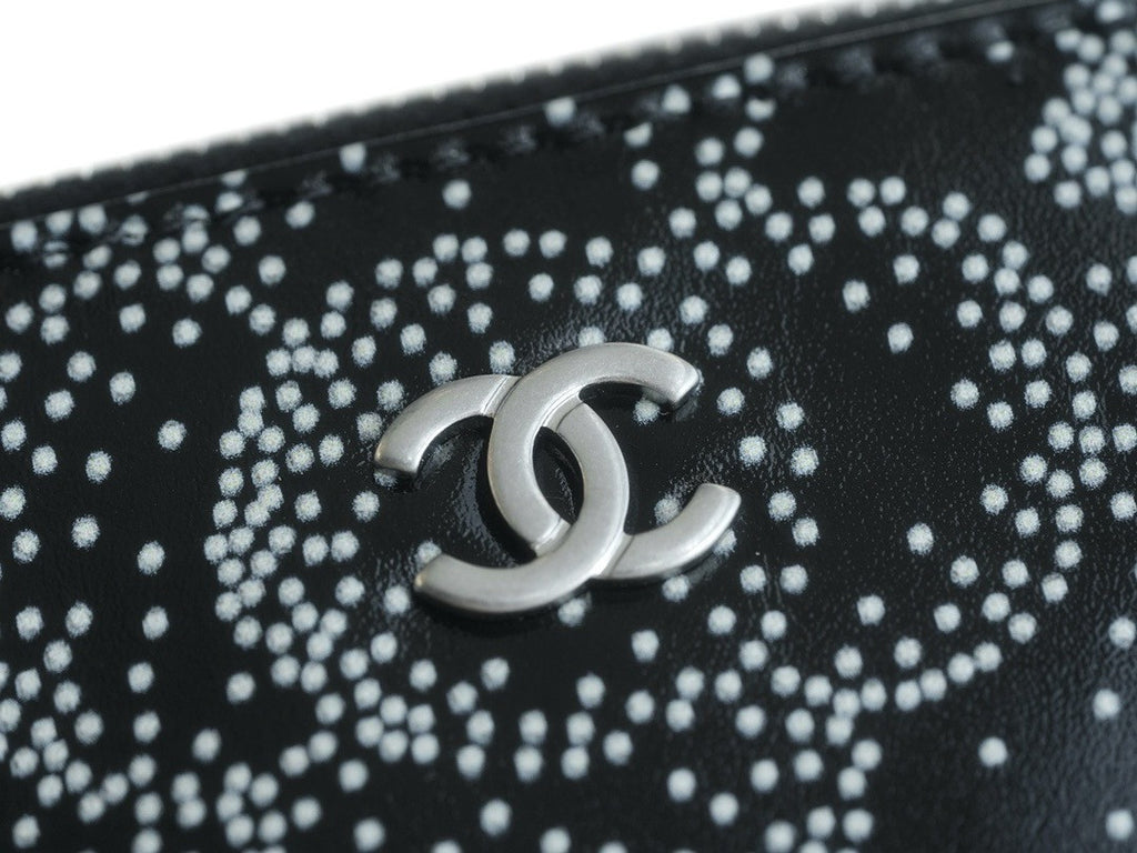 CHANEL Limited Edition Camilia 22 SMALL HANDBAG WHITE SILVER LOGO