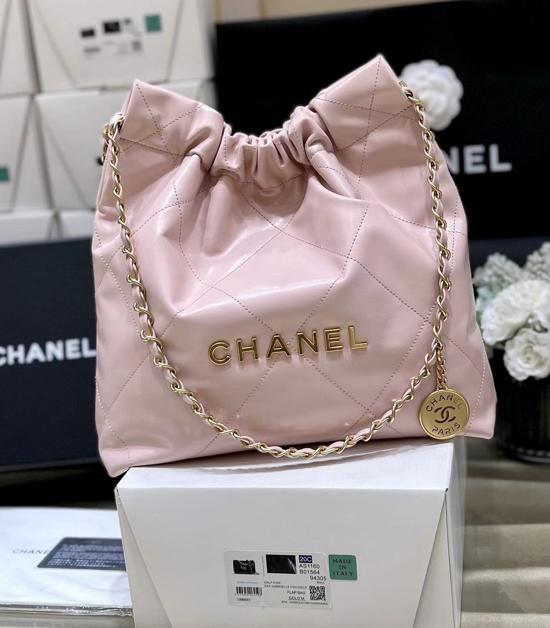 CHANEL 22 HANDBAG Pink Medium AW 2022
