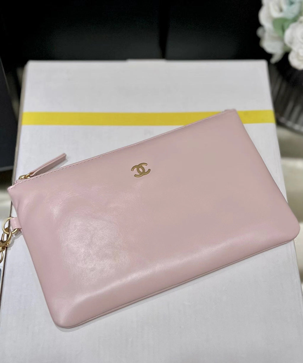 CHANEL 22 HANDBAG Pink Medium AW 2022