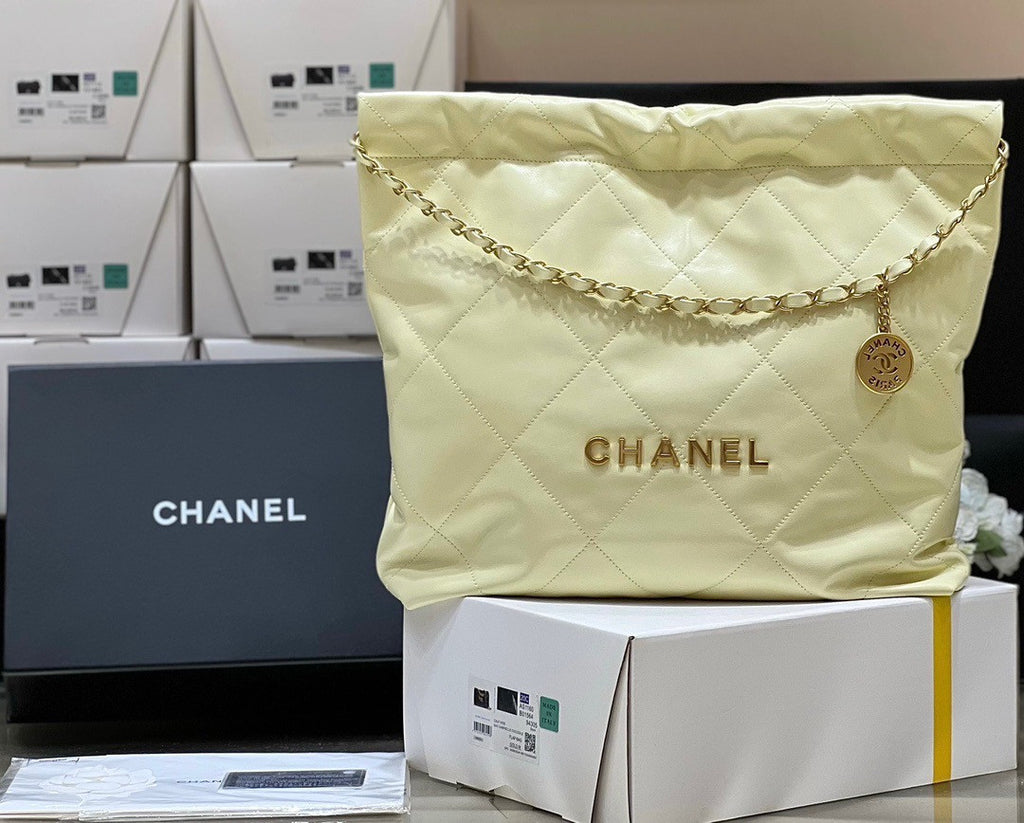 CHANEL 22 HANDBAG Yellow Medium AW 2022