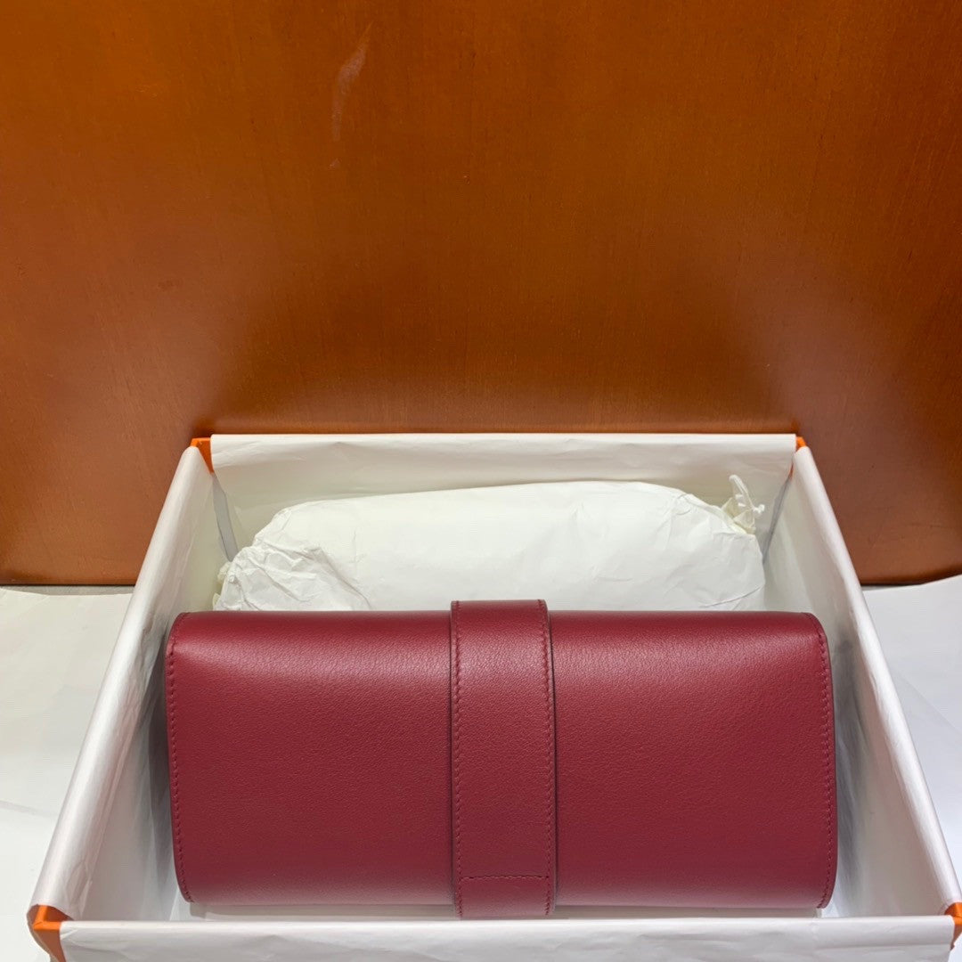 HERMES 23cm Red  Swift Leather Gold Plated Medor Clutch Bag