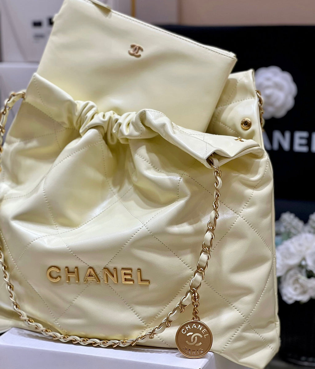 CHANEL 22 HANDBAG Yellow Medium AW 2022