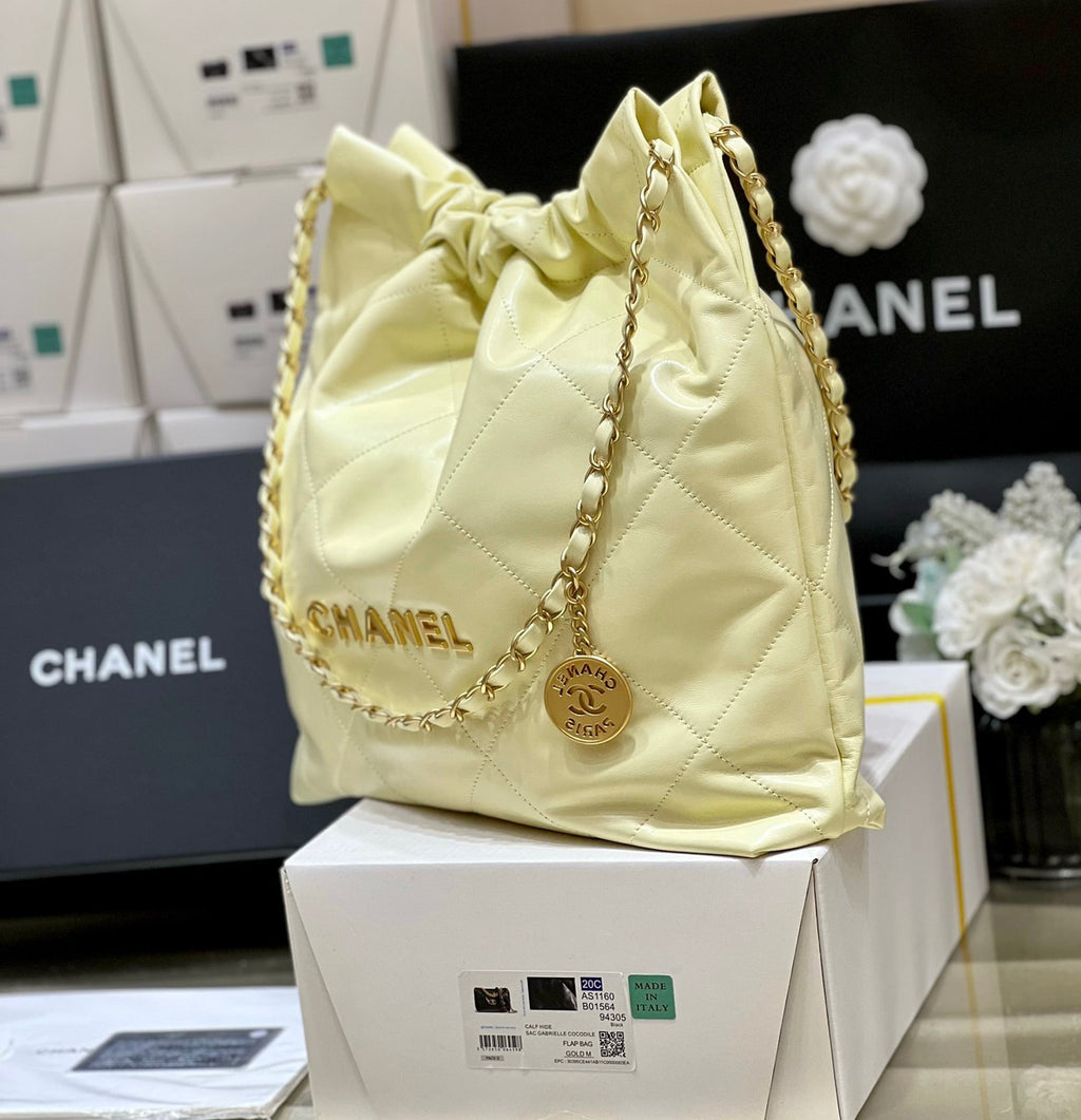 CHANEL 22 HANDBAG Yellow Medium AW 2022