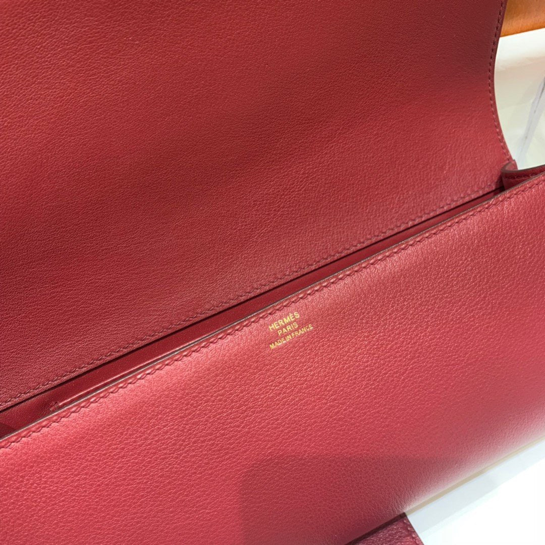 HERMES 23cm Red  Swift Leather Gold Plated Medor Clutch Bag