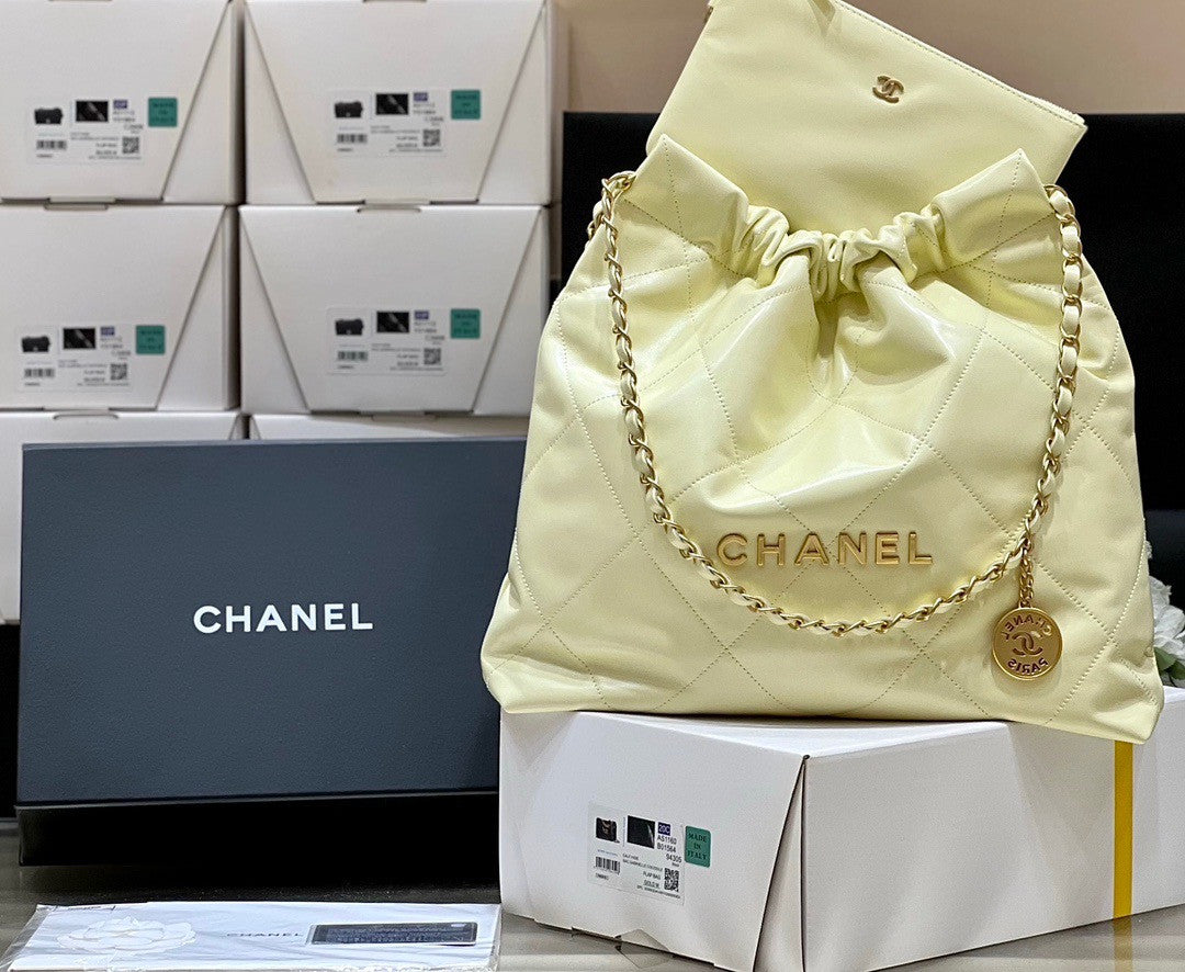 CHANEL 22 HANDBAG Yellow Medium AW 2022