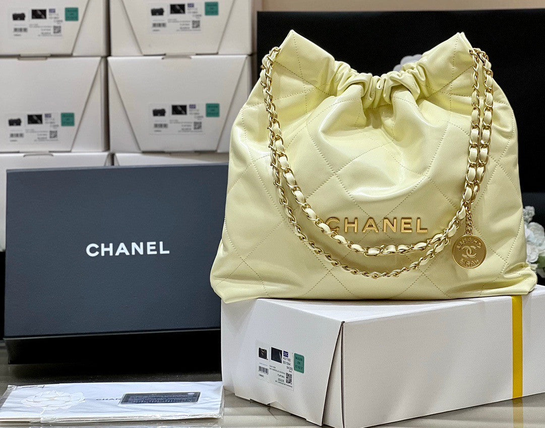CHANEL 22 HANDBAG Yellow Medium AW 2022