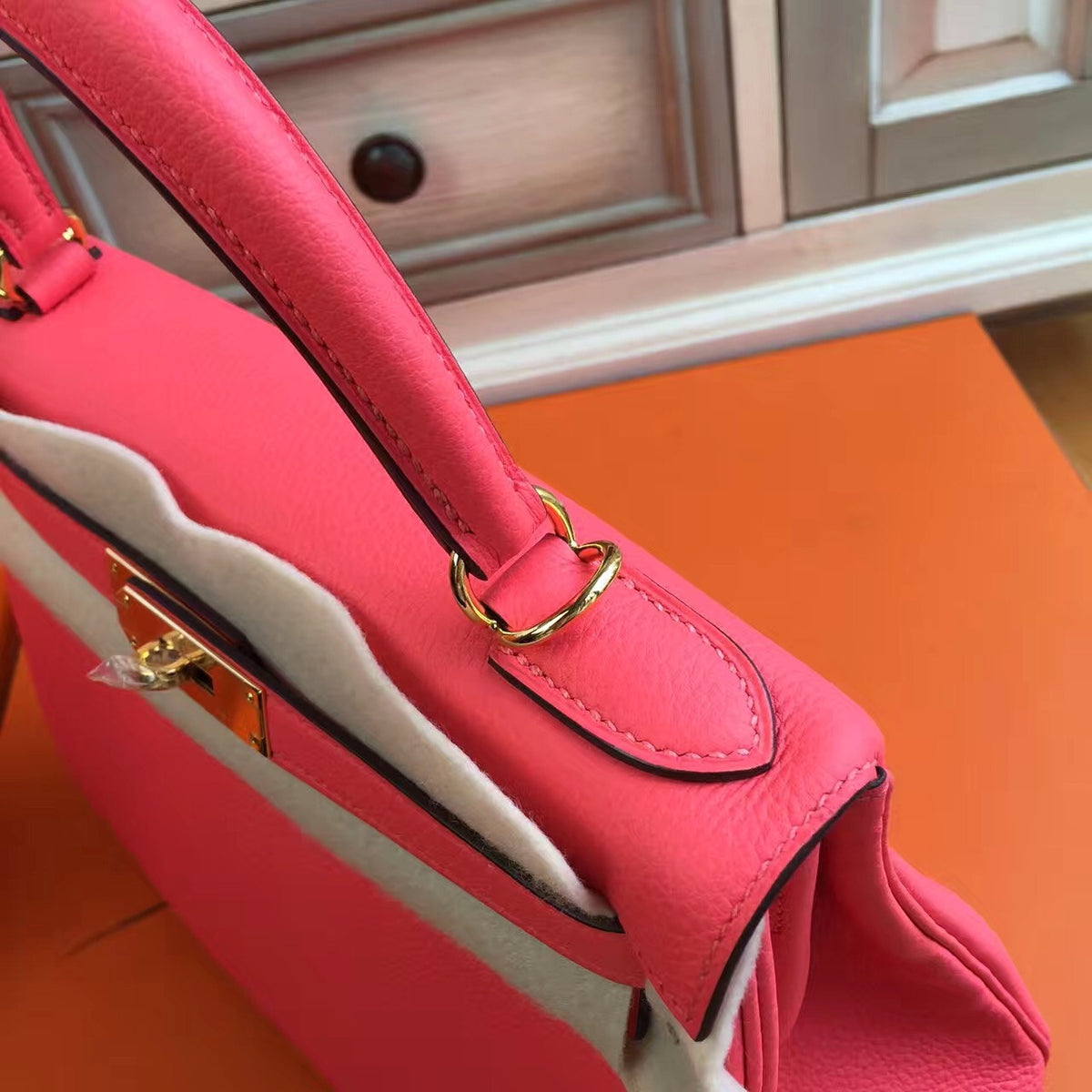 Hermes Rose Kelly 28 cm Togo Gold Hardware