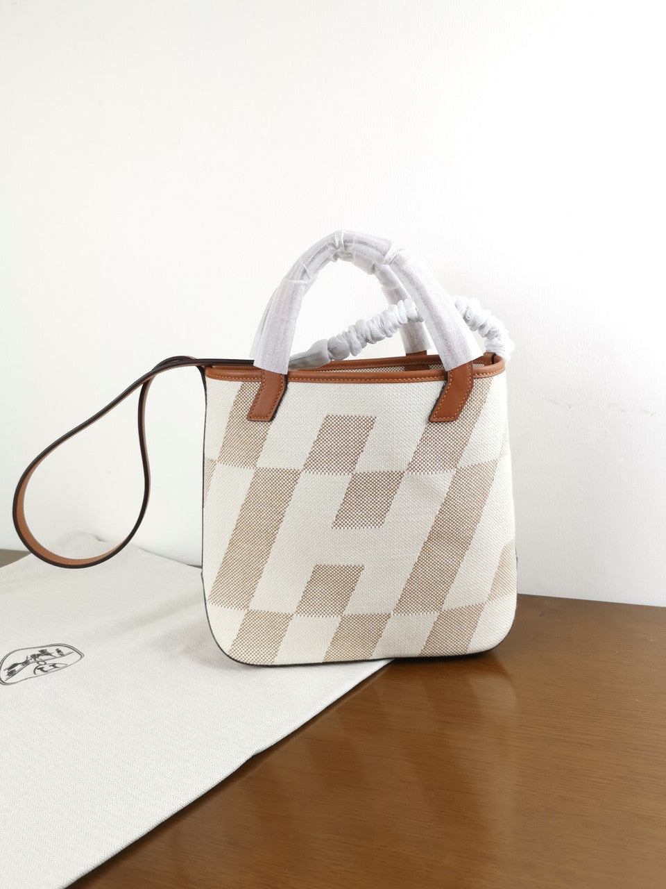 Hermes Cabas H en Biais 27 Ecru/Naturel/Gold Bag
