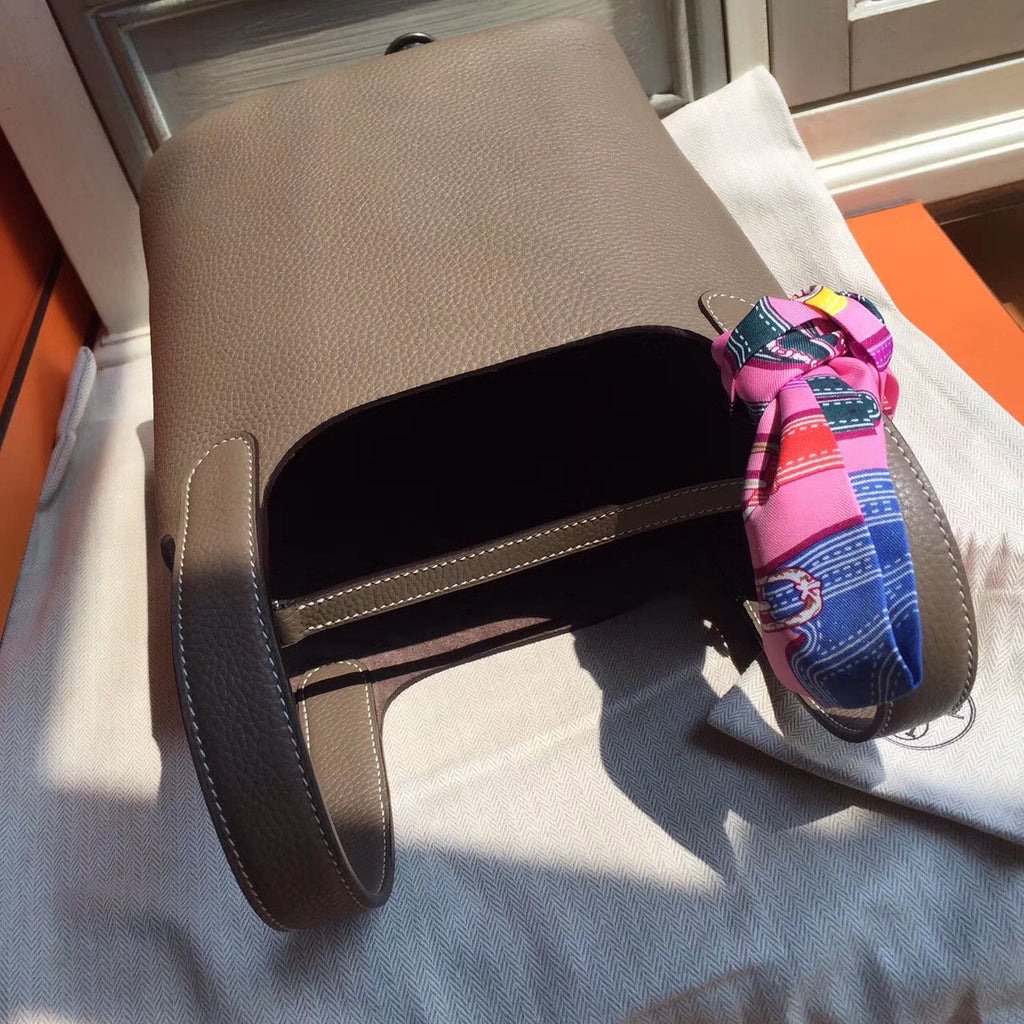 Hermes  18 Etoupe Picotin Lock GM Togo Leather Bag