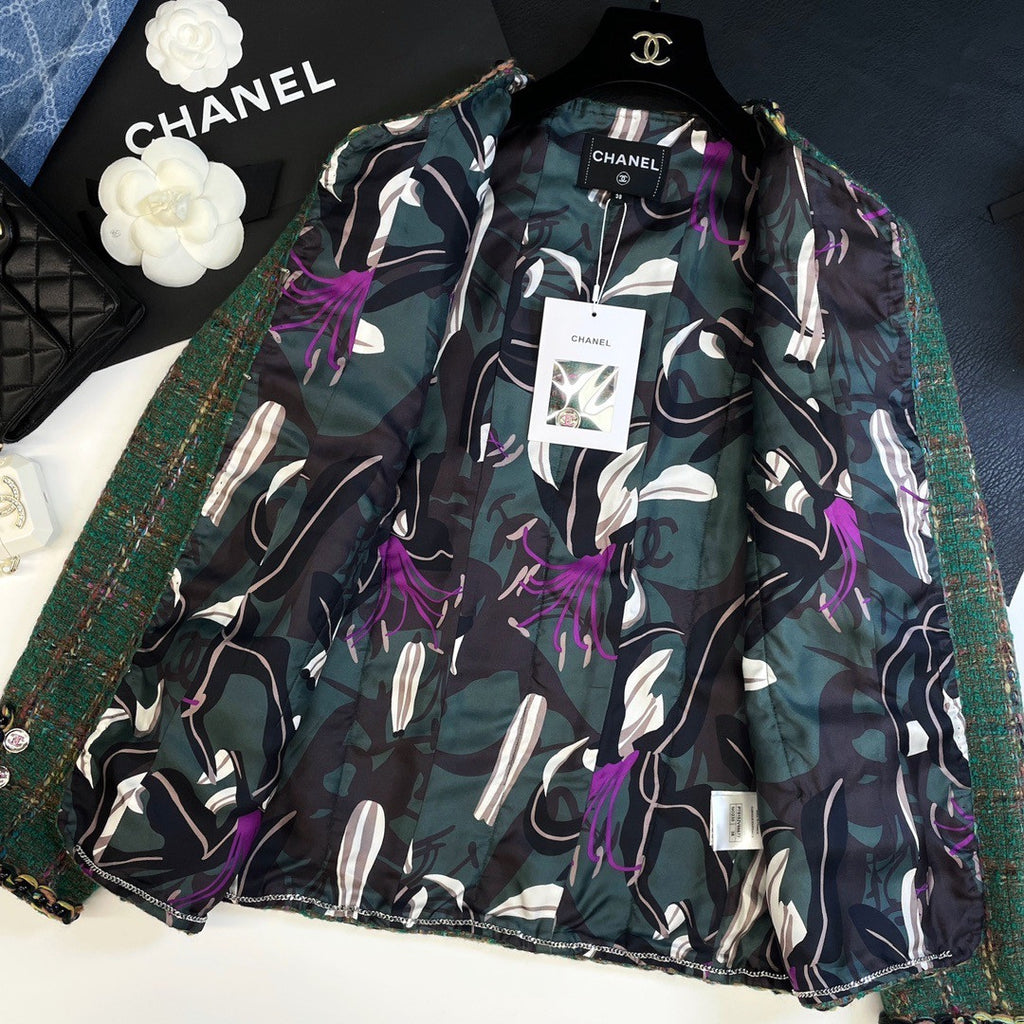 Chanel FW2023 Métiers d'Art Wool & Silk Tweed  Green Tweed Jacket