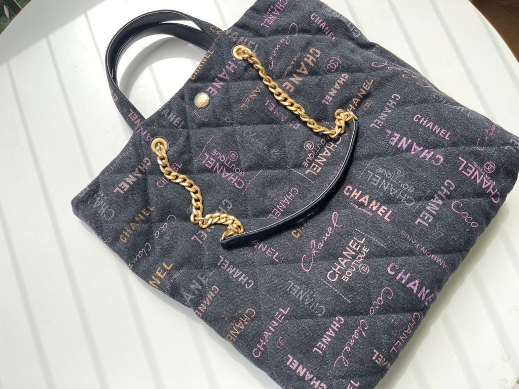 Chanel MAXI DENIM SHOPPING BAG 2022