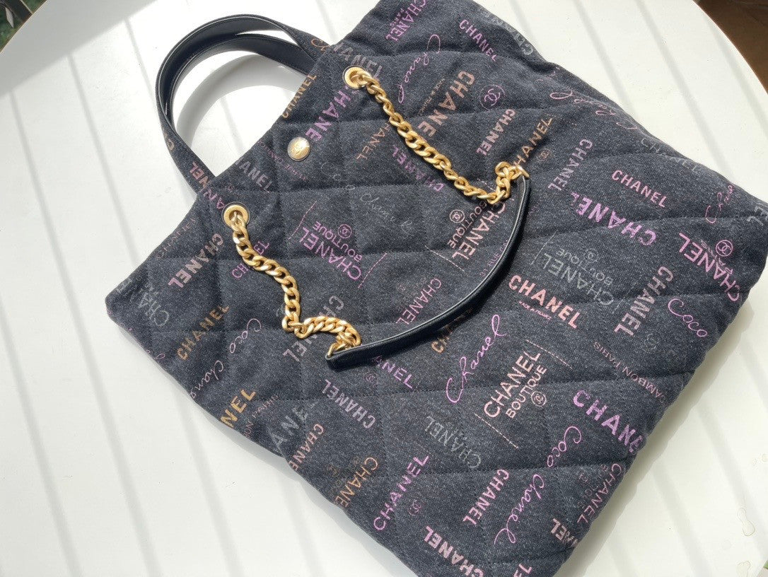 Chanel MAXI DENIM SHOPPING BAG 2022