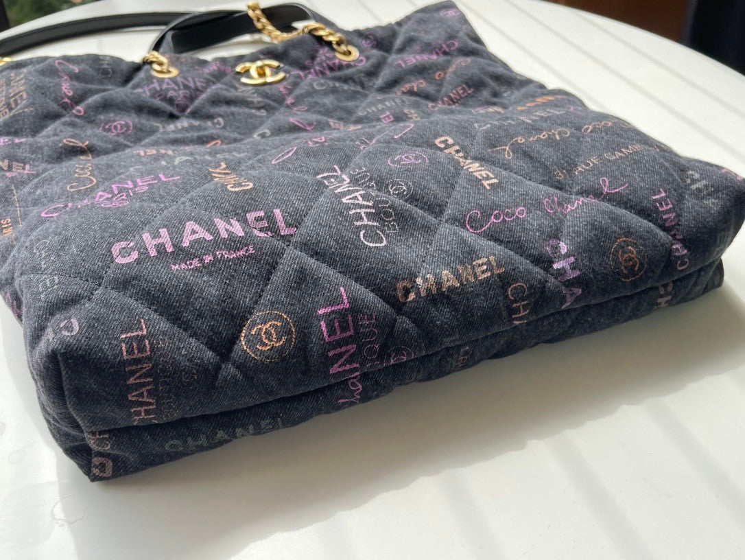 Chanel MAXI DENIM SHOPPING BAG 2022