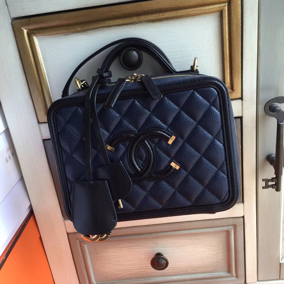 CHANEL CC FILIGREE VANITY CASE BAG Medium Black/Blue