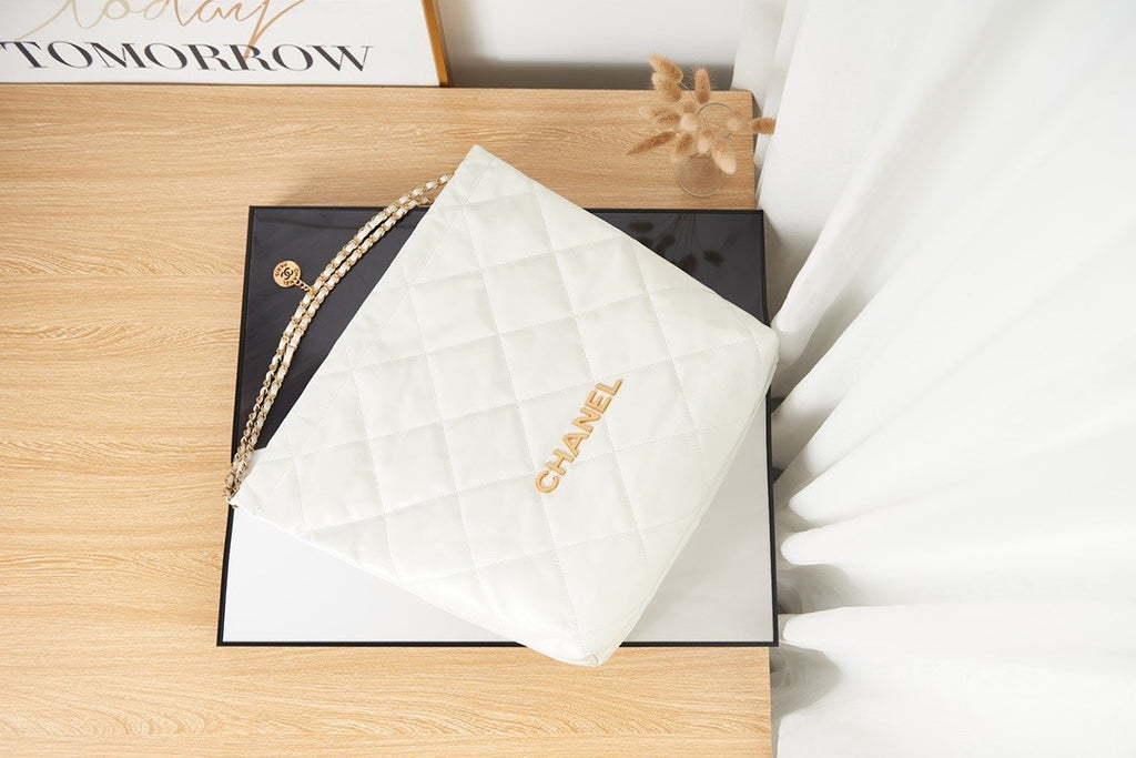 Chanel Limited Edition Runway MAXI SHOPPING BAG 2022 White