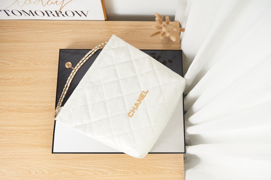 Chanel Limited Edition Runway MAXI SHOPPING BAG 2022 White