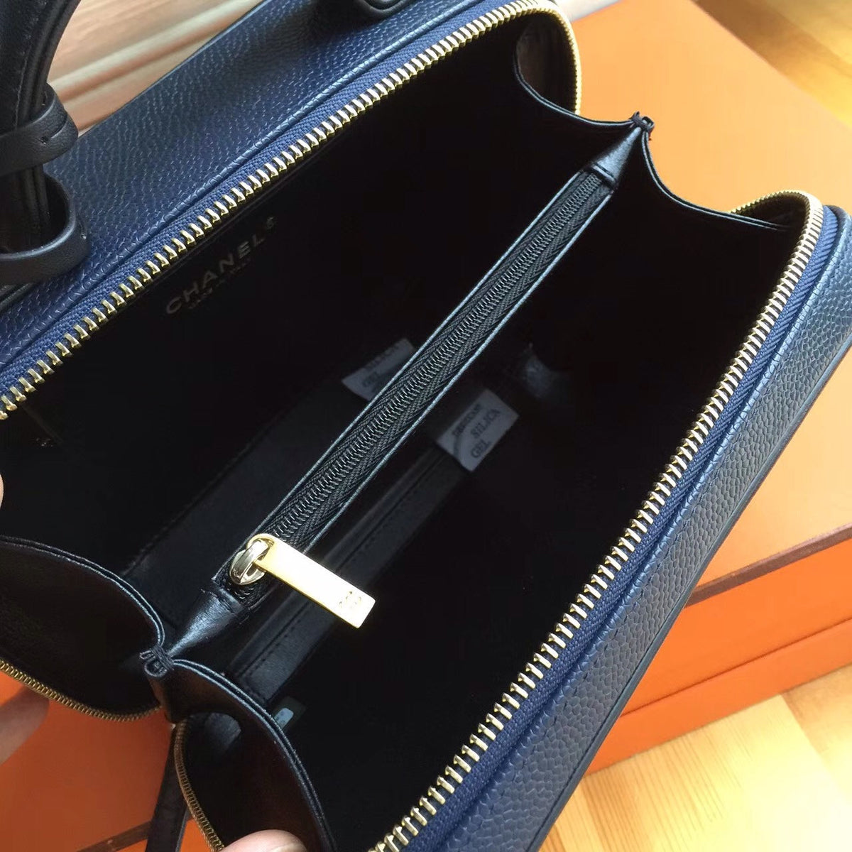 CHANEL CC FILIGREE VANITY CASE BAG Medium Black/Blue