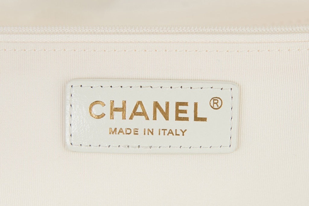 Chanel Limited Edition Runway MAXI SHOPPING BAG 2022 White
