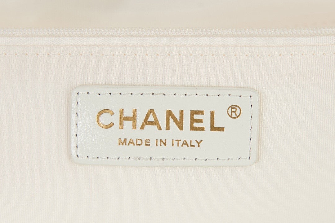Chanel Limited Edition Runway MAXI SHOPPING BAG 2022 White