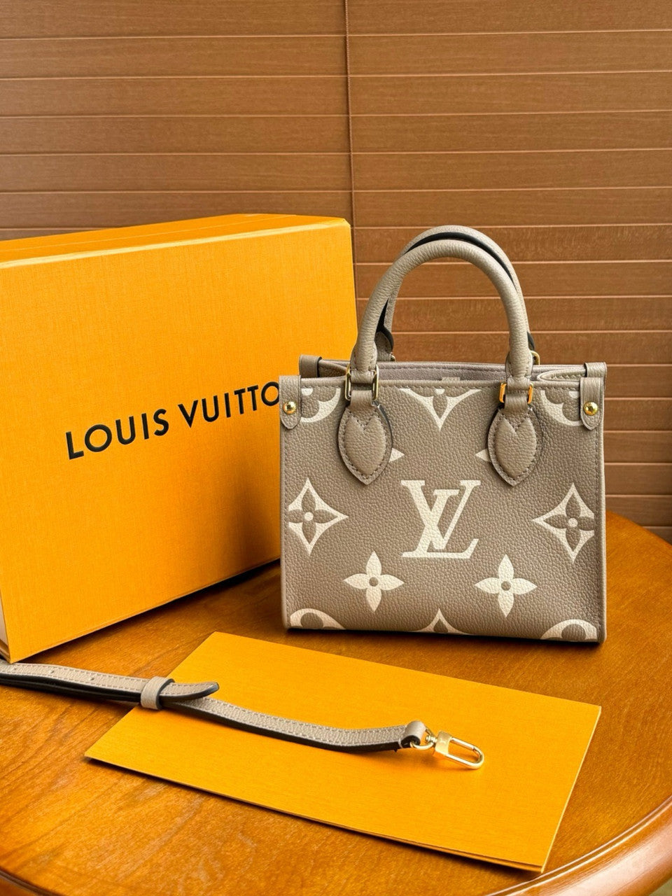 Louis Vuitton M47054 OnTheGo BB