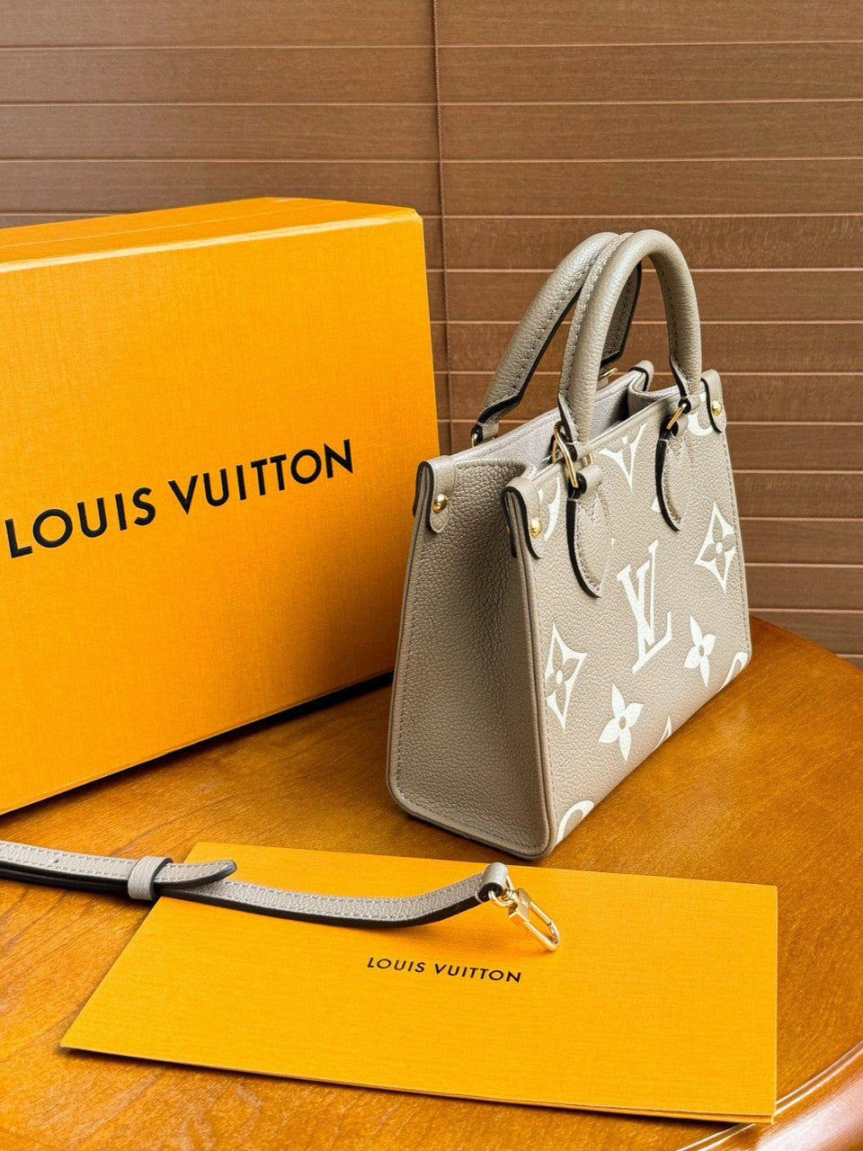 Louis Vuitton M47054 OnTheGo BB
