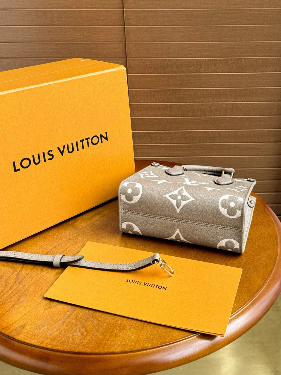 Louis Vuitton M47054 OnTheGo BB
