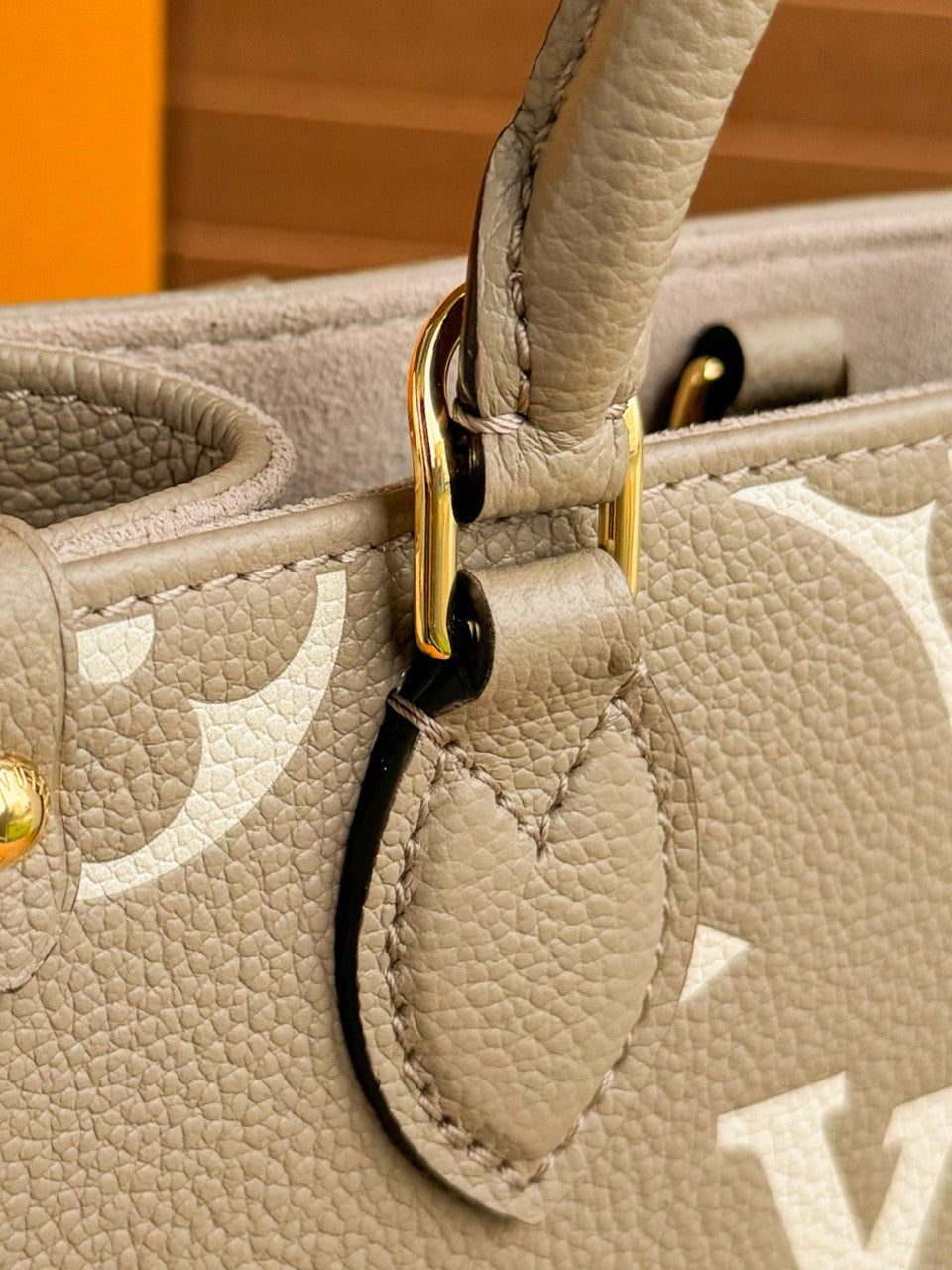 Louis Vuitton M47054 OnTheGo BB