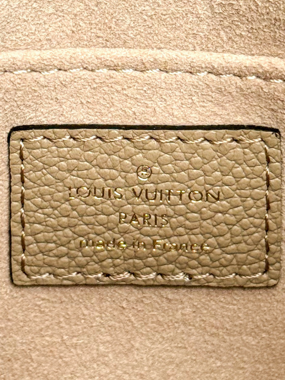 Louis Vuitton M47054 OnTheGo BB