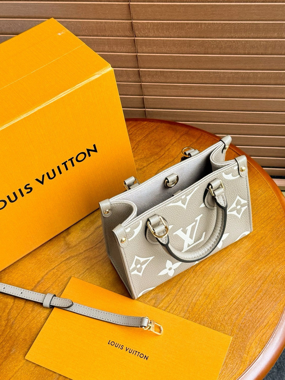 Louis Vuitton M47054 OnTheGo BB