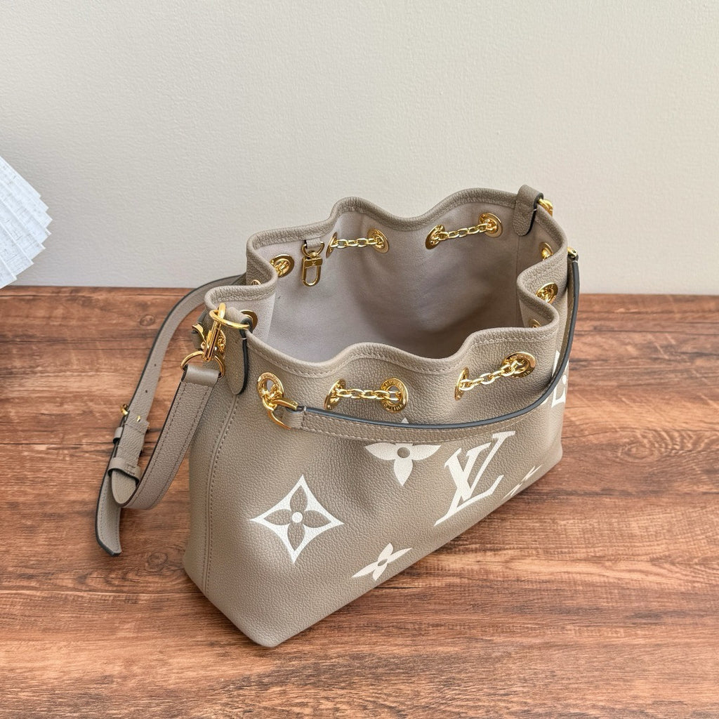 Louis Vuitton M25453 LV Bundle