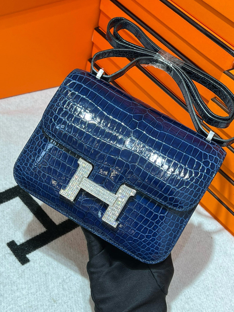 HERMES SHINY BLEU ÉLECTRIQUE POROSUS CROCODILE MINI CONSTANCE 18 WITH 18K WHITE GOLD & DIAMOND HARDWARE