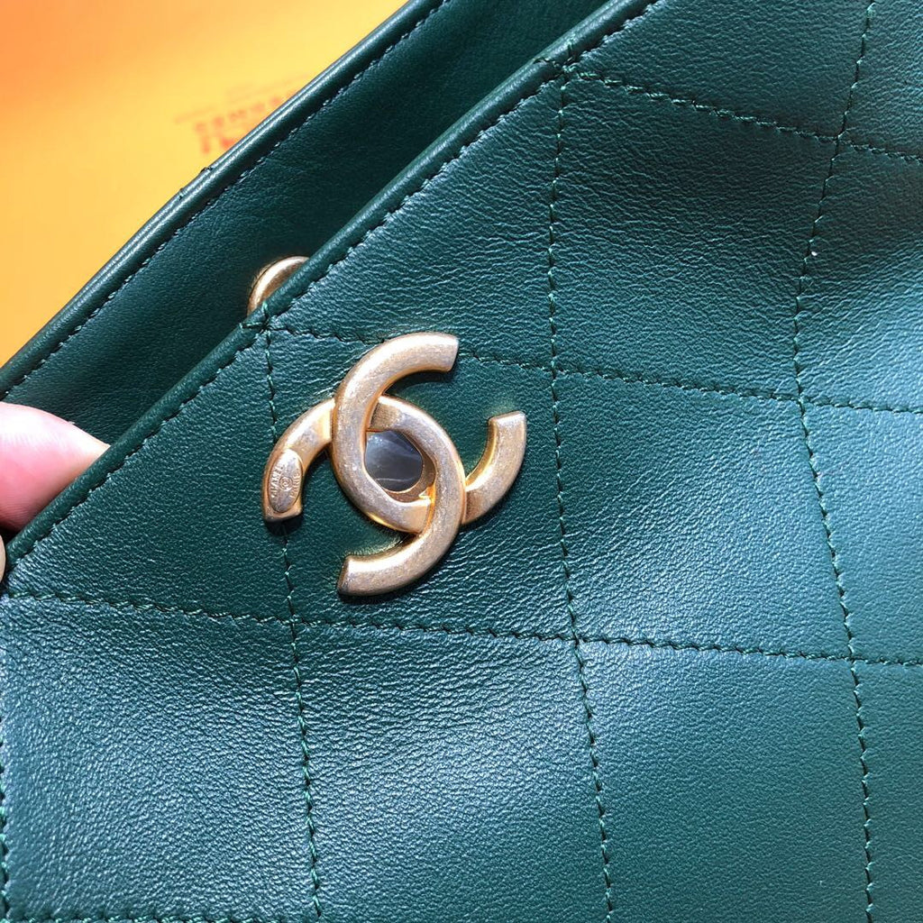 Chanel Calfskin Botton Up Hobo Bag Green A57573
