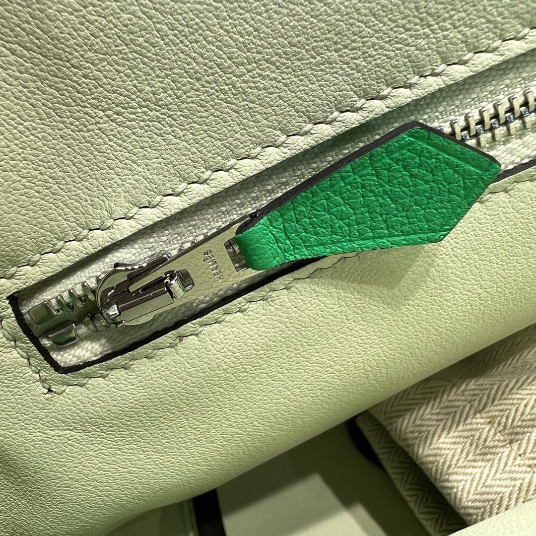 Hermès Mini 24/24 – 21 Bag Comic Green Volupto leather