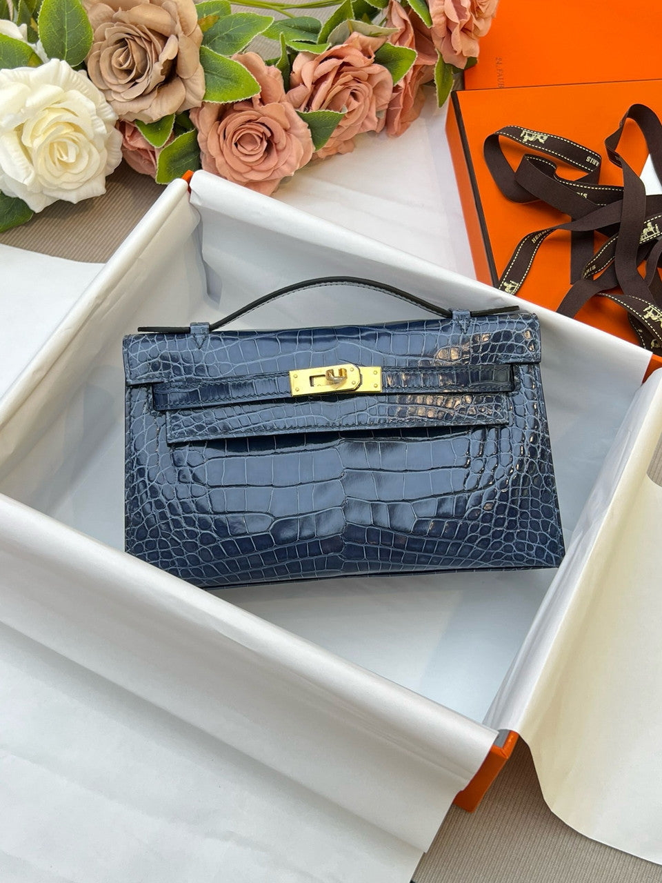 Hermès Shiny Navy Alligator Kelly Pochette Gold Hardware Hermes