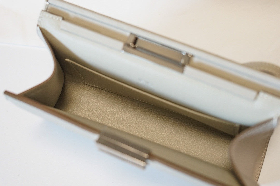 Hermes Clic-H 21 bag Craie Evercolor calfskin  with Palladium hardwares