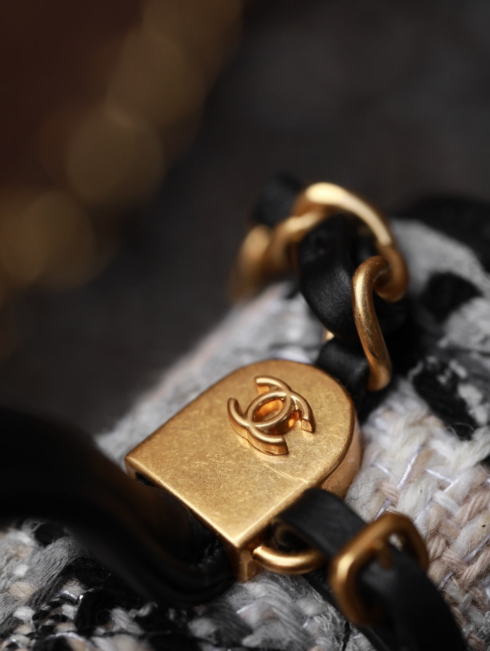 CHANEL MEDIUM FLAP BAG WITH TOP HANDLE