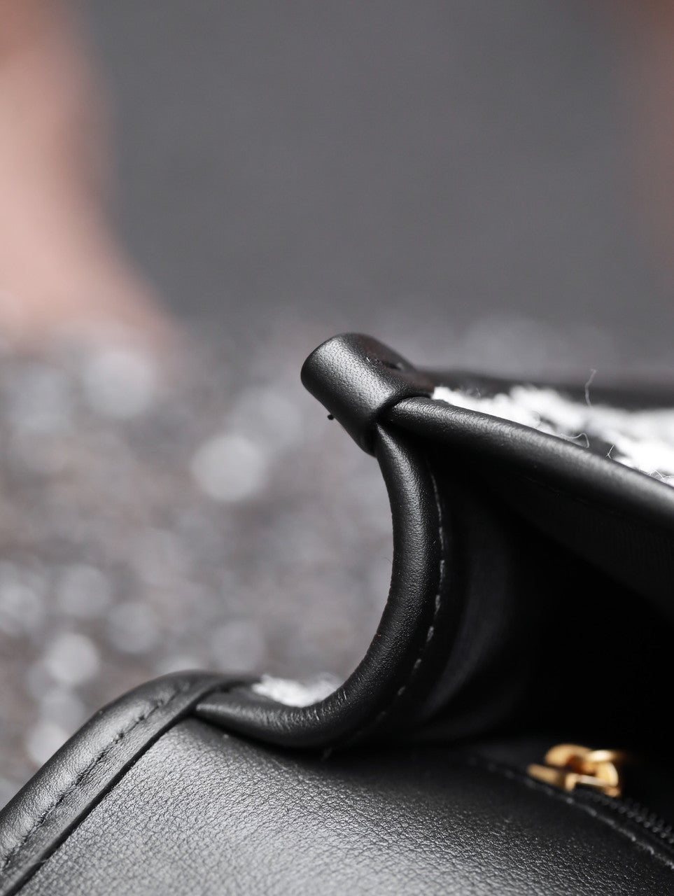 CHANEL MEDIUM FLAP BAG WITH TOP HANDLE