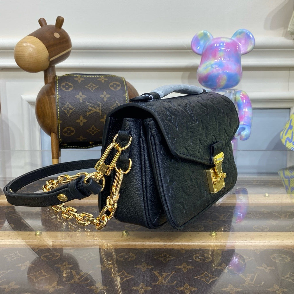 Louis Vuitton M46595 Pochette Métis East West Black