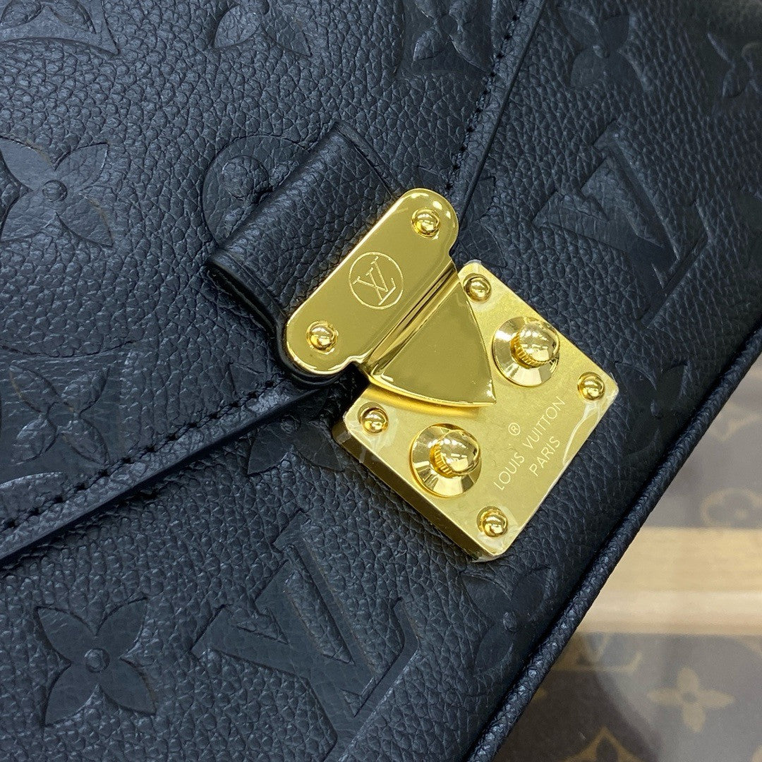 Louis Vuitton M46595 Pochette Métis East West Black