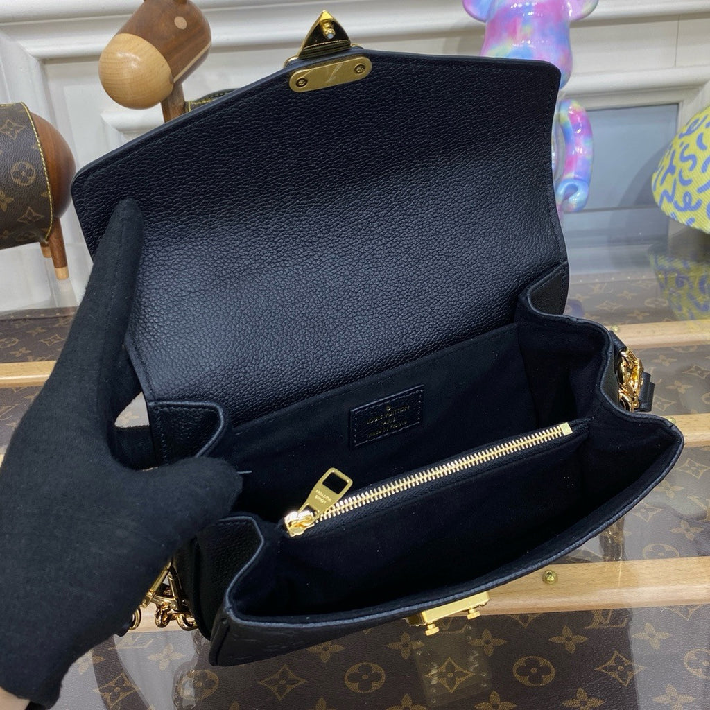 Louis Vuitton M46595 Pochette Métis East West Black