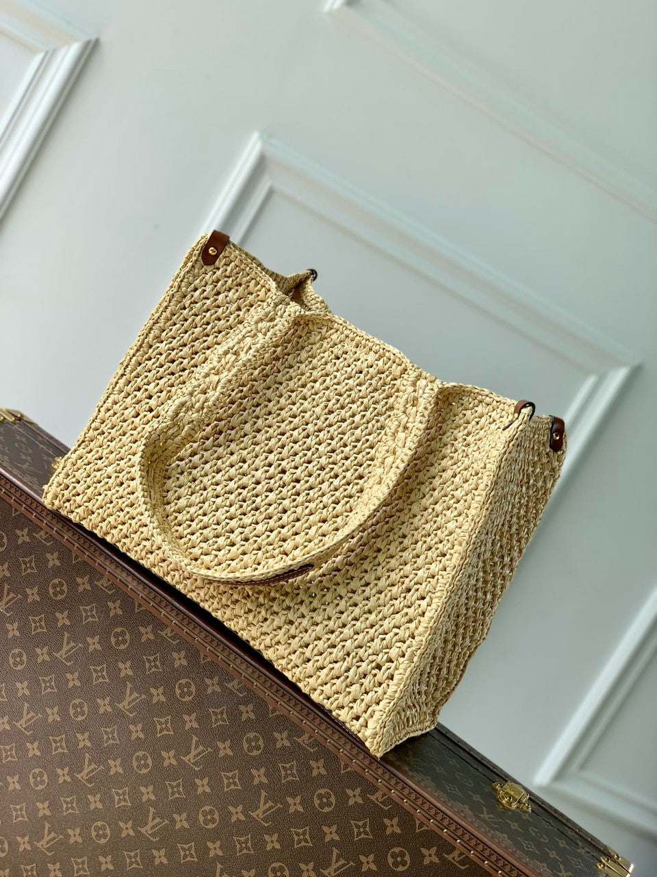 Louis Vuitton M24723 OnTheGo MM