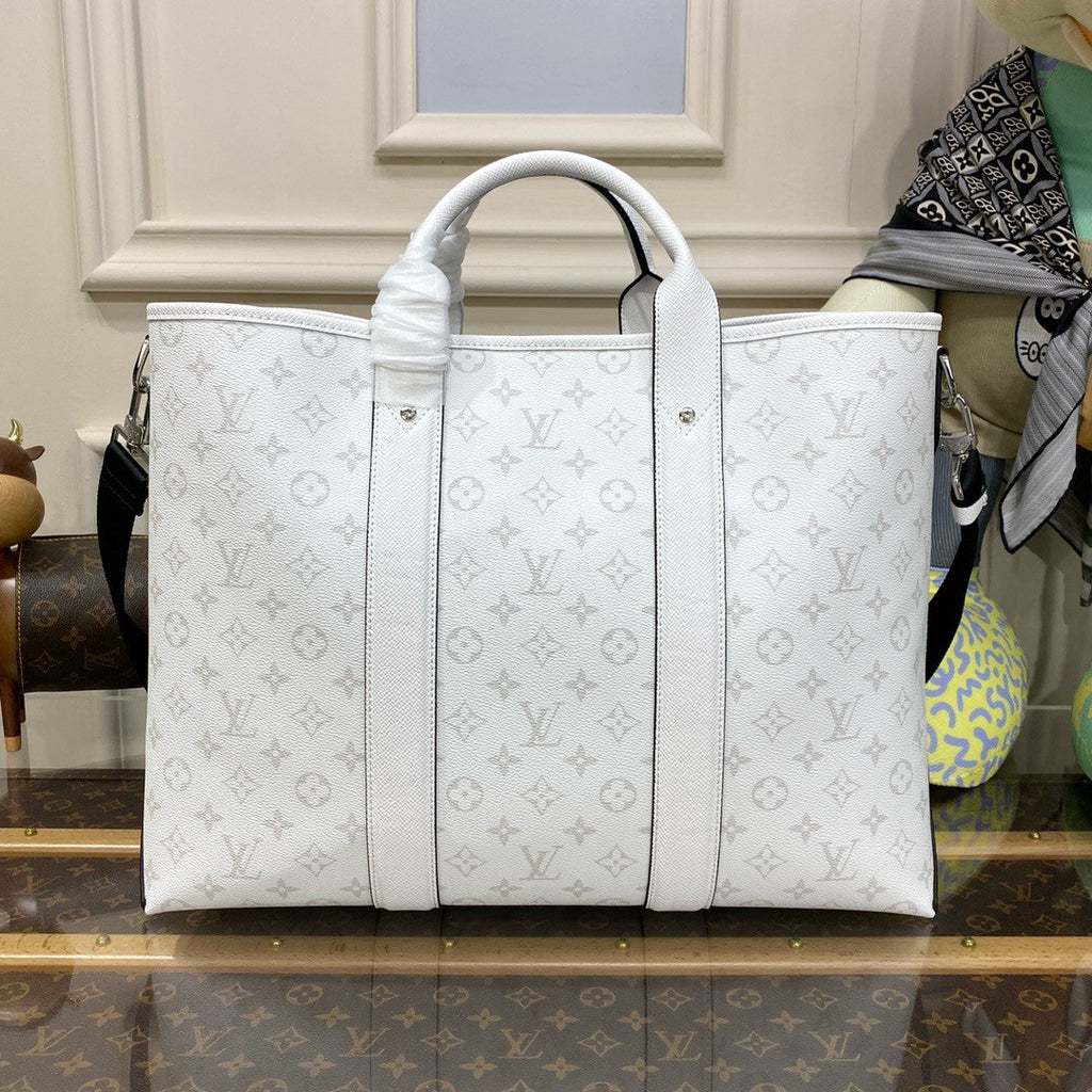Louis Vuitton M46451 Sac Plat 24H Cream