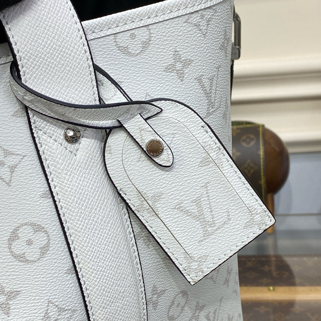 Louis Vuitton M46451 Sac Plat 24H Cream