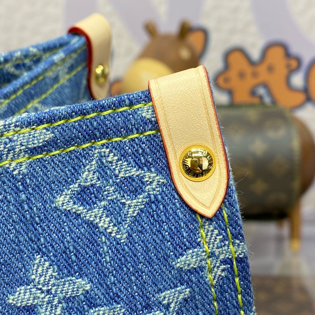 Louis Vuitton M46871 Denim ONTHEGO tote bag