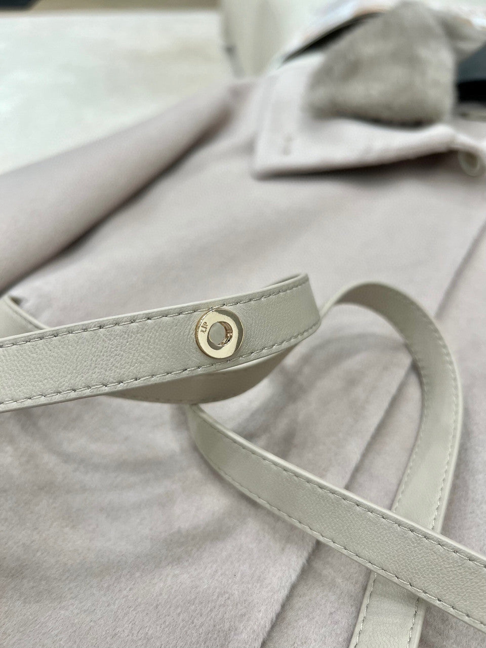 Denice Cape  Cashmere Ivory