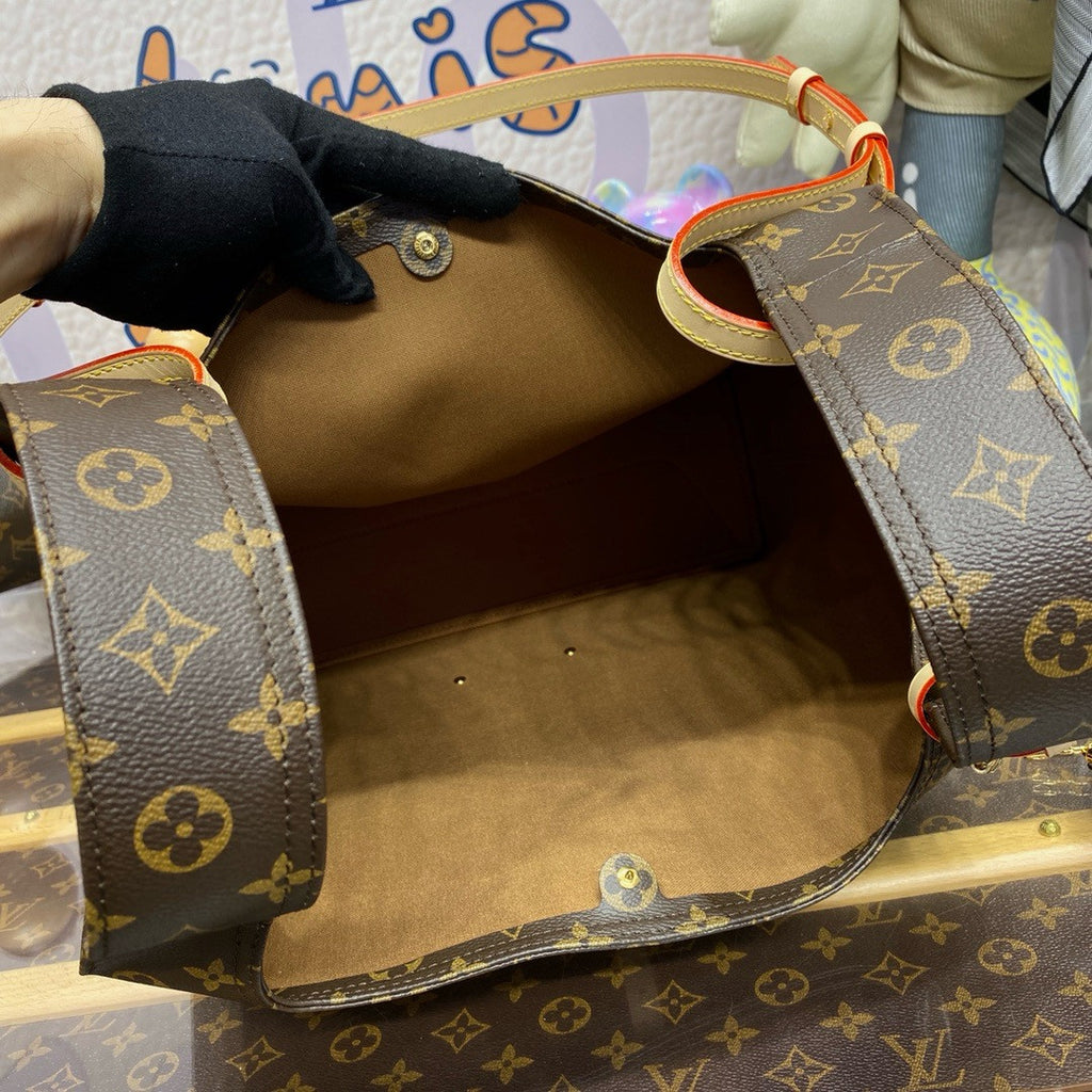 Louis Vuitton M46817 New Atlantis GM Bag Monogram coated canvas