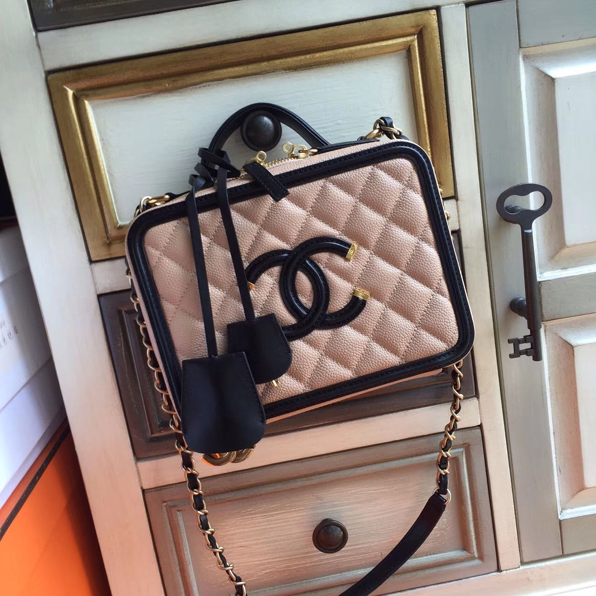 CHANEL CC FILIGREE LARGE VANITY CASE BAG Medium Black/Pink