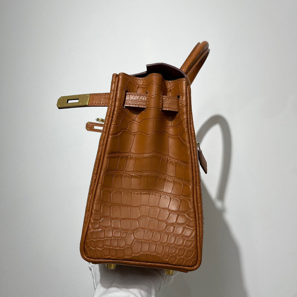 HERMES LAKIS 28 GOLD ALLIGATOR IN  GOLD HARDWARE